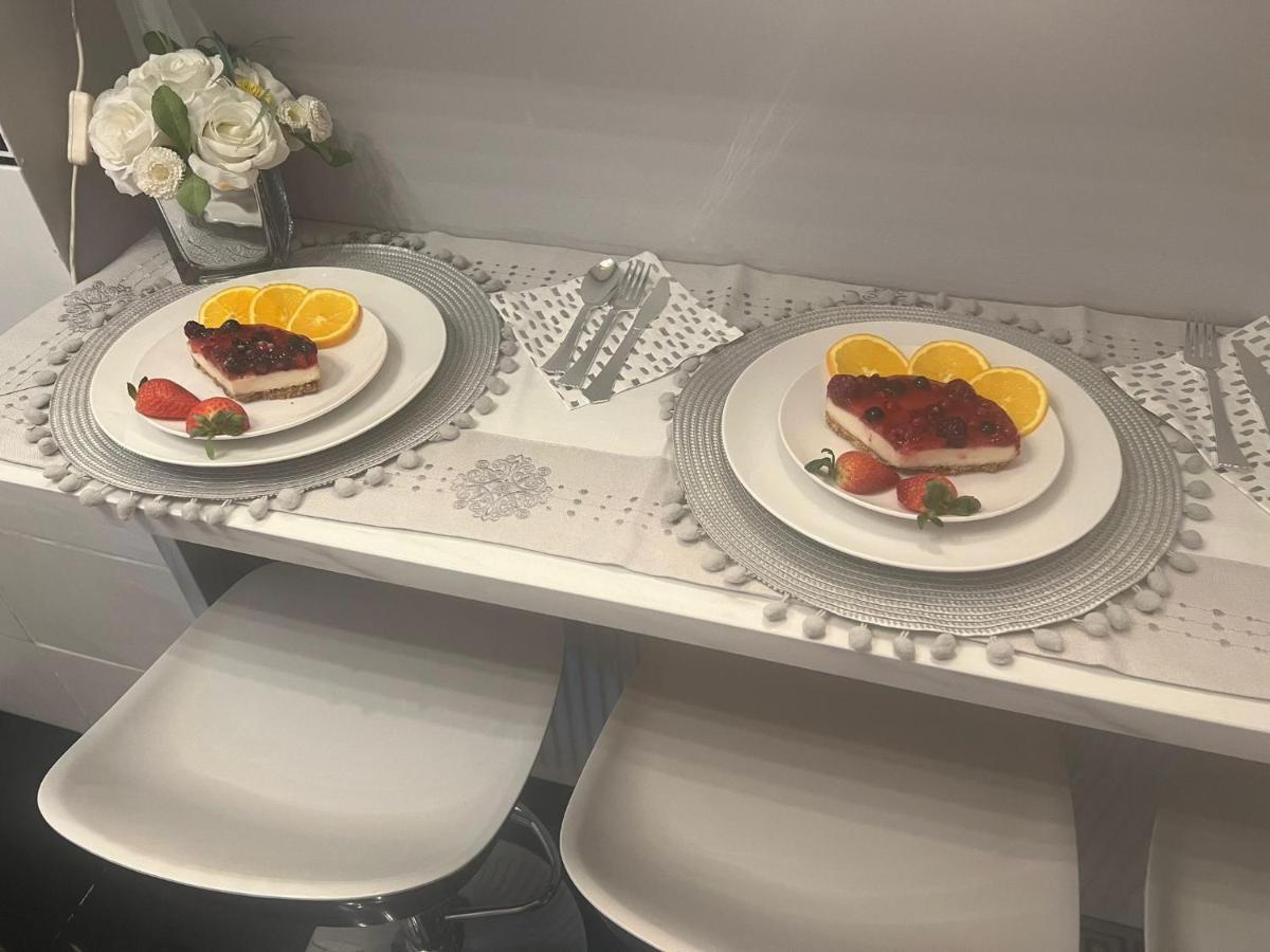 Luxe Free Wifi, Free Parking, Free Netflix * Friern Barnet
